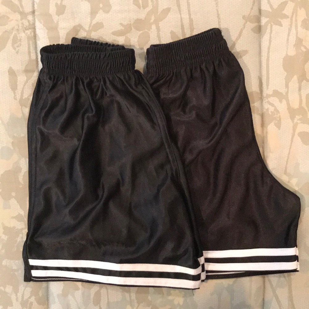 ✖️2️⃣ bundle of soccer shorts ⚽️, size Youth Small